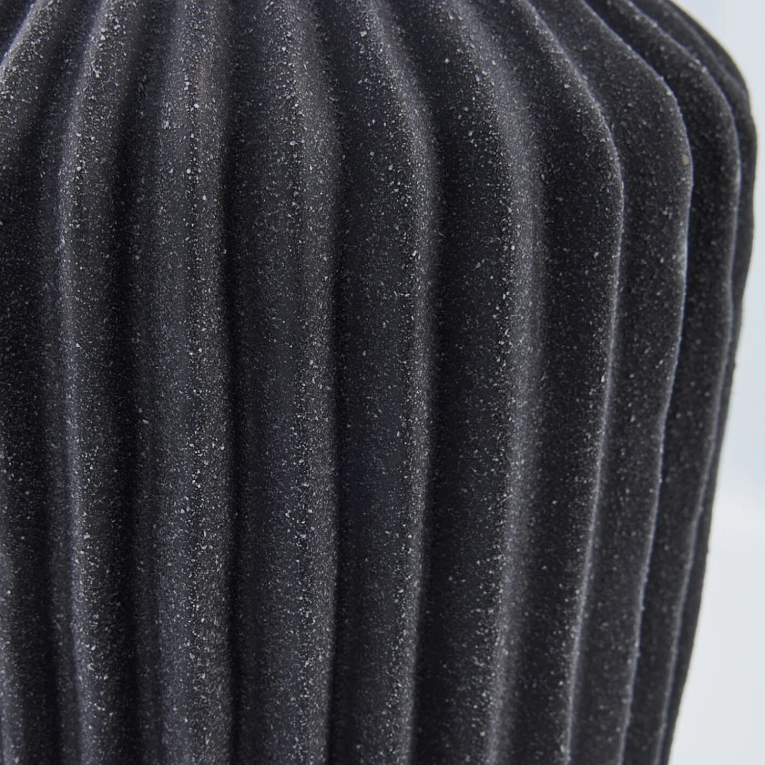 Hot Lene Bjerre - Susia vase H26,5 cm. mørkegrå