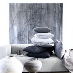 Louise Smærup - Pude i fløjl m. strop - Taupe - 50x80 cm