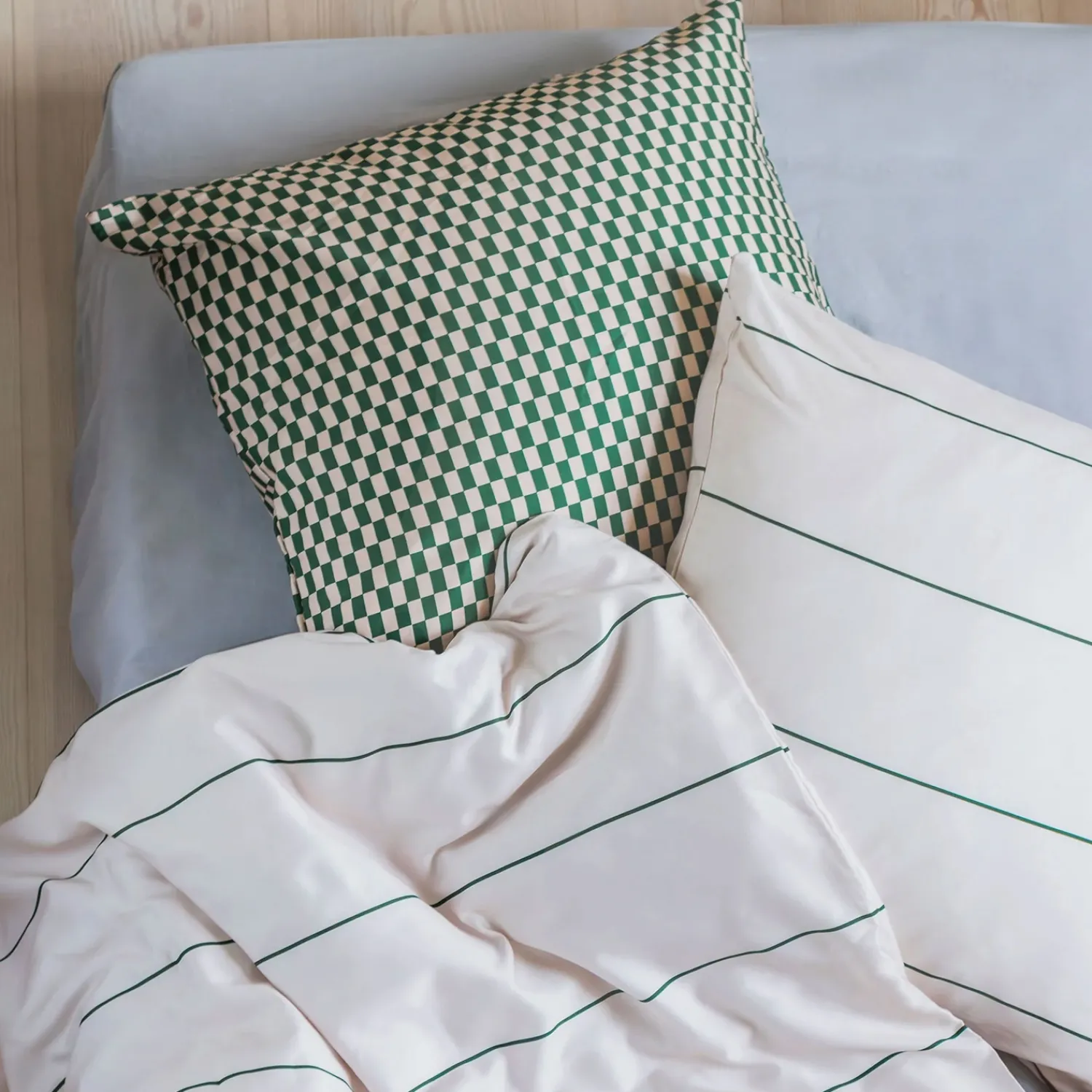 New Mette Ditmer - ALIGN-sengesæt - Pine green/Sand - W140 x L200 cm