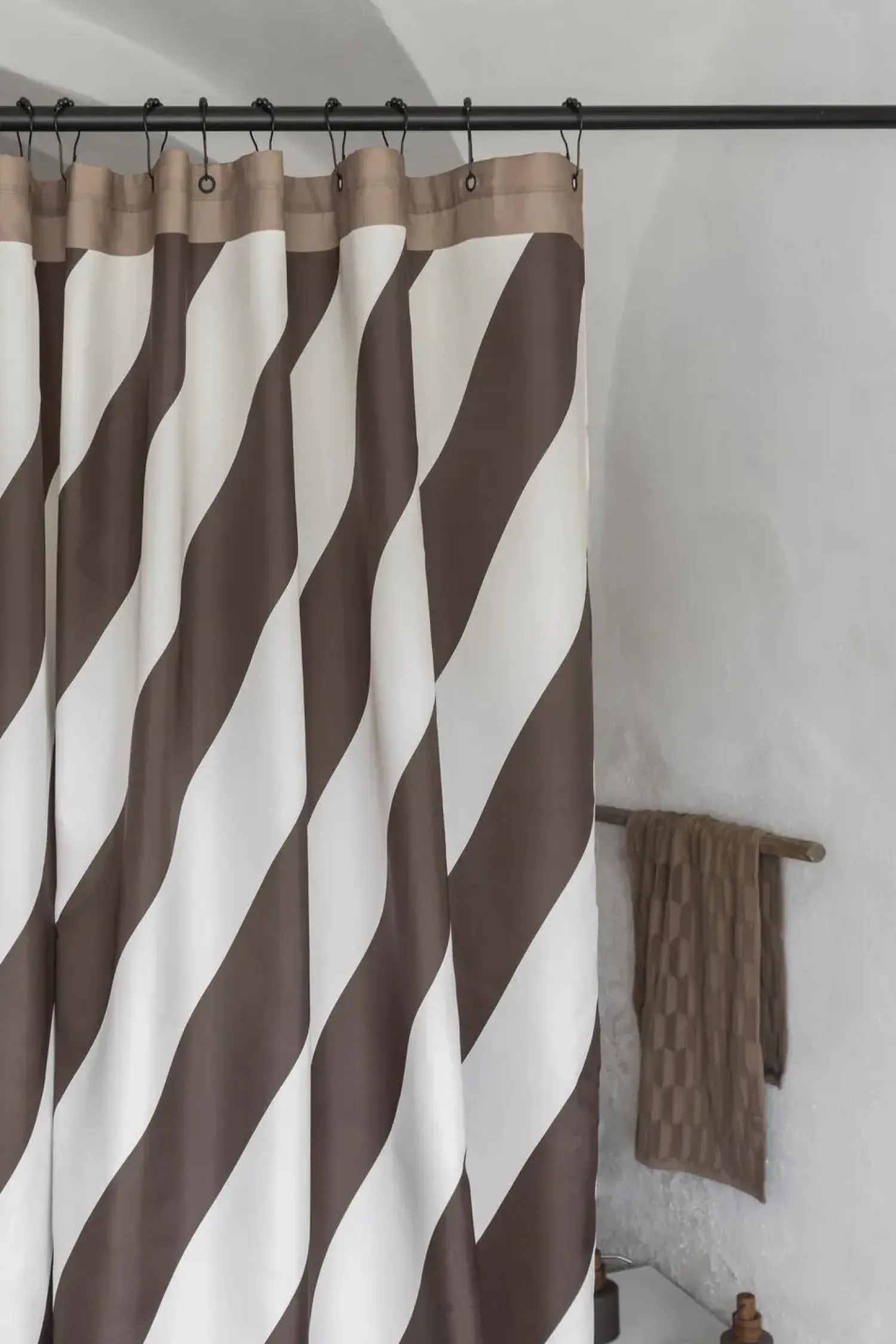 Best Mette Ditmer - DIAGONAL-badeforhæng - Chocolate