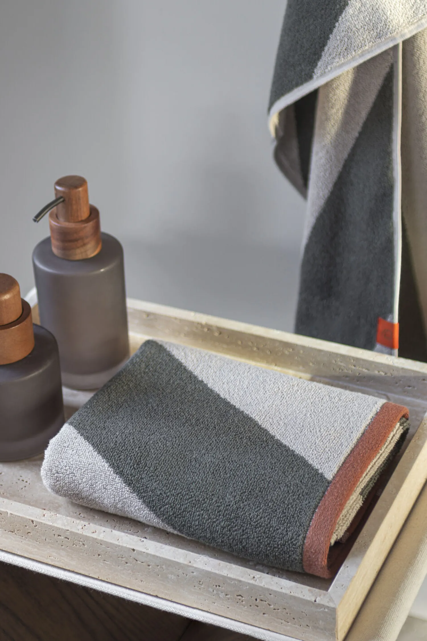 Discount Mette Ditmer - DIAGONAL guest towel, 2-pack - Dark olive