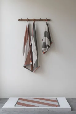 Best Mette Ditmer - DIAGONAL towel - Brick