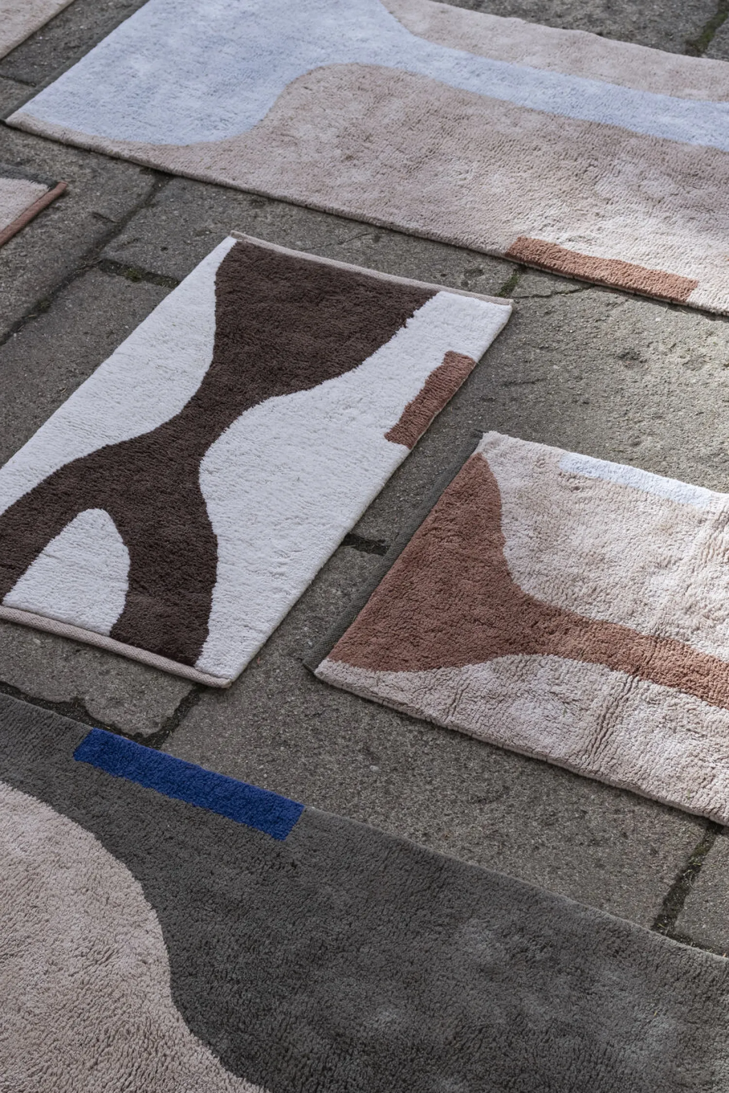 Hot Mette Ditmer - FIGURA rug, small - Brown