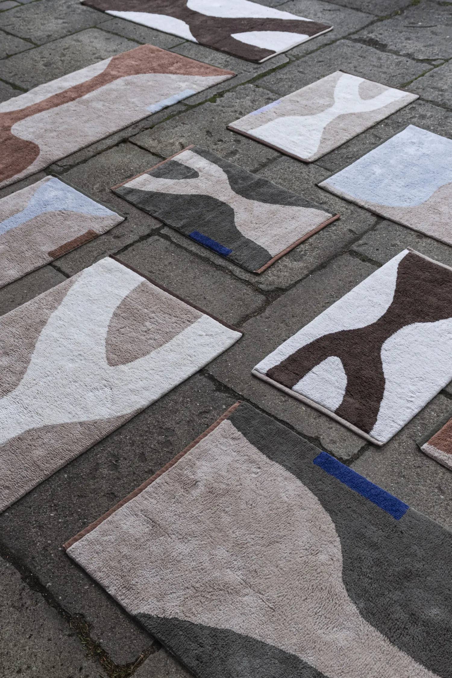 Outlet Mette Ditmer - FIGURA rug, small - Dark olive