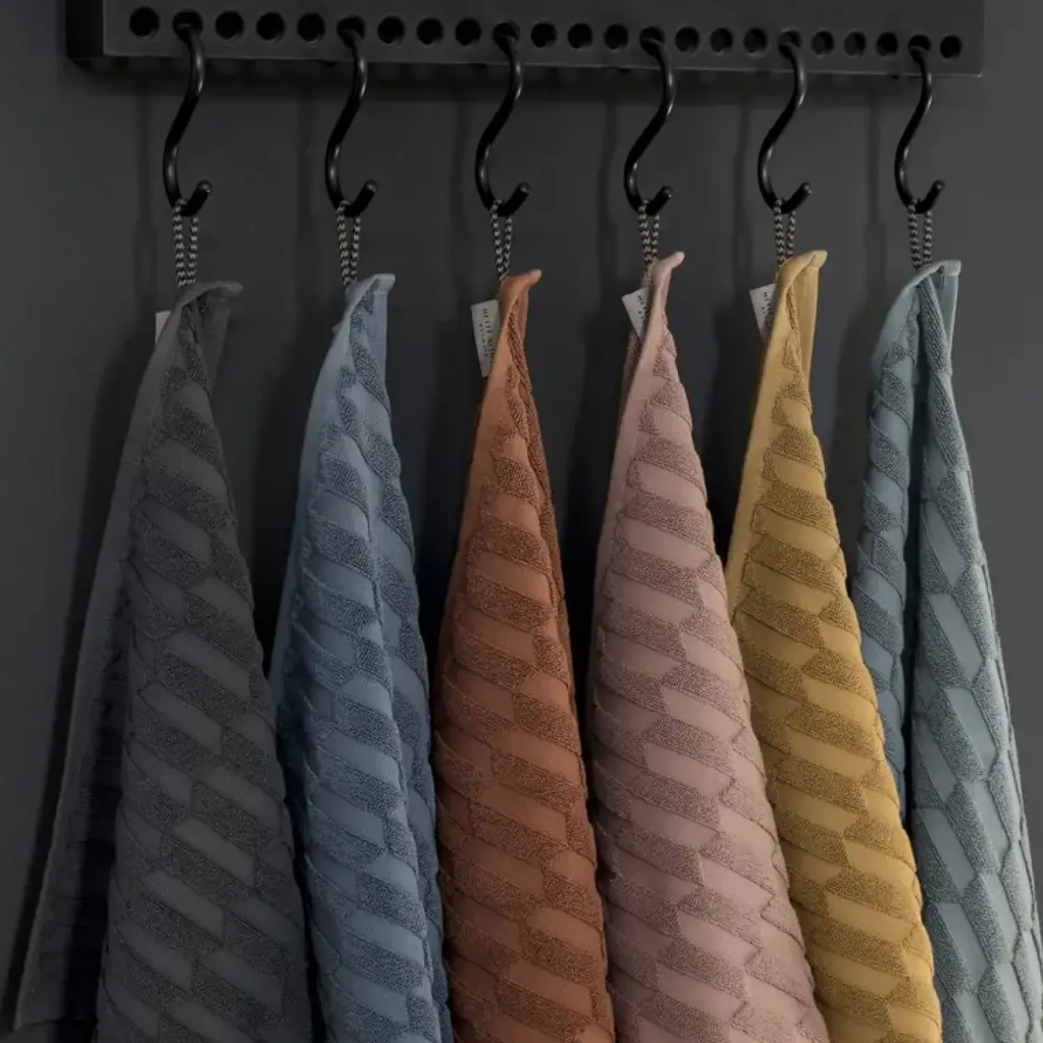 Clearance Mette Ditmer - GEO gæstehåndklæde (2-pack) - Sort