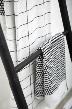 Online Mette Ditmer - GRID gæstehåndklæde, 2-pak, Sort / Off-white