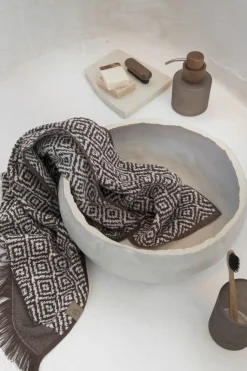 New Mette Ditmer - MOROCCO-håndklæde - Chocolate/Off-white - W35 x L55 cm