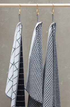 New Mette Ditmer - TILE gæstehåndklæde, 2 stk., Sort / Off-white