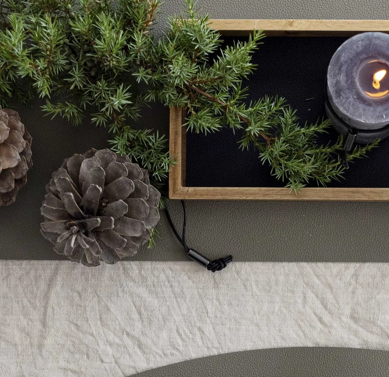 Outlet MILLE W NORDISK DESIGN - Bordløber - Grå læder