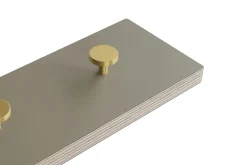 New Moudhome - COLOR Knagerække i træ varm grå - 70 cm