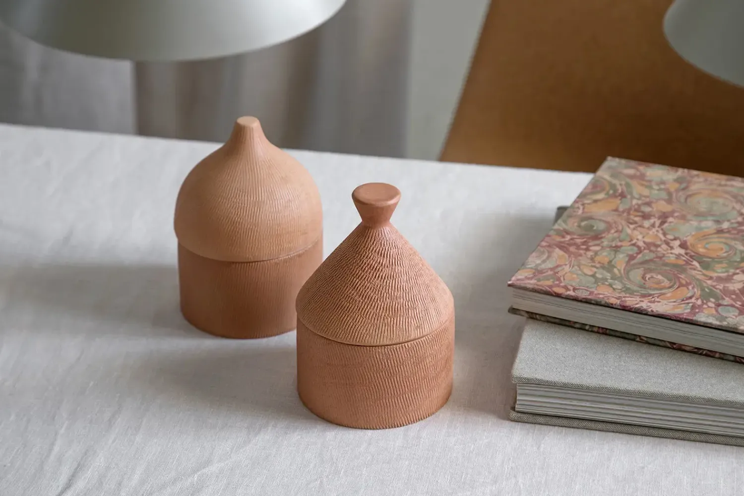 Clearance Moudhome - Rustic keramik krukke med låg - 14,5 cm