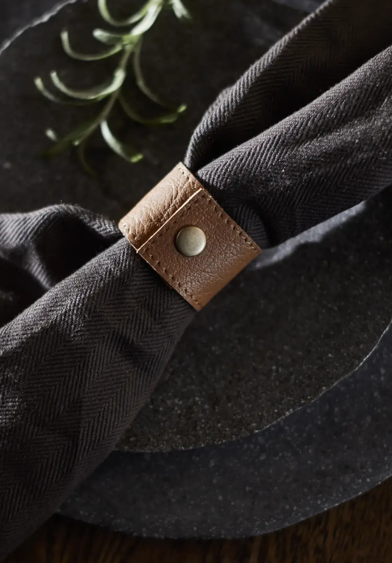 Best Muubs - Umami Serviet - Sort/Brun