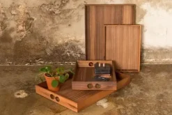 Outlet Neon Living bakke - Tray i valnød (large) 44x31x5 cm