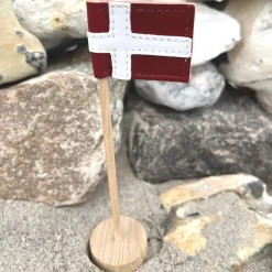 Outlet Nordic By Hand - Snoren - Bordflag mini i lys eg - H20