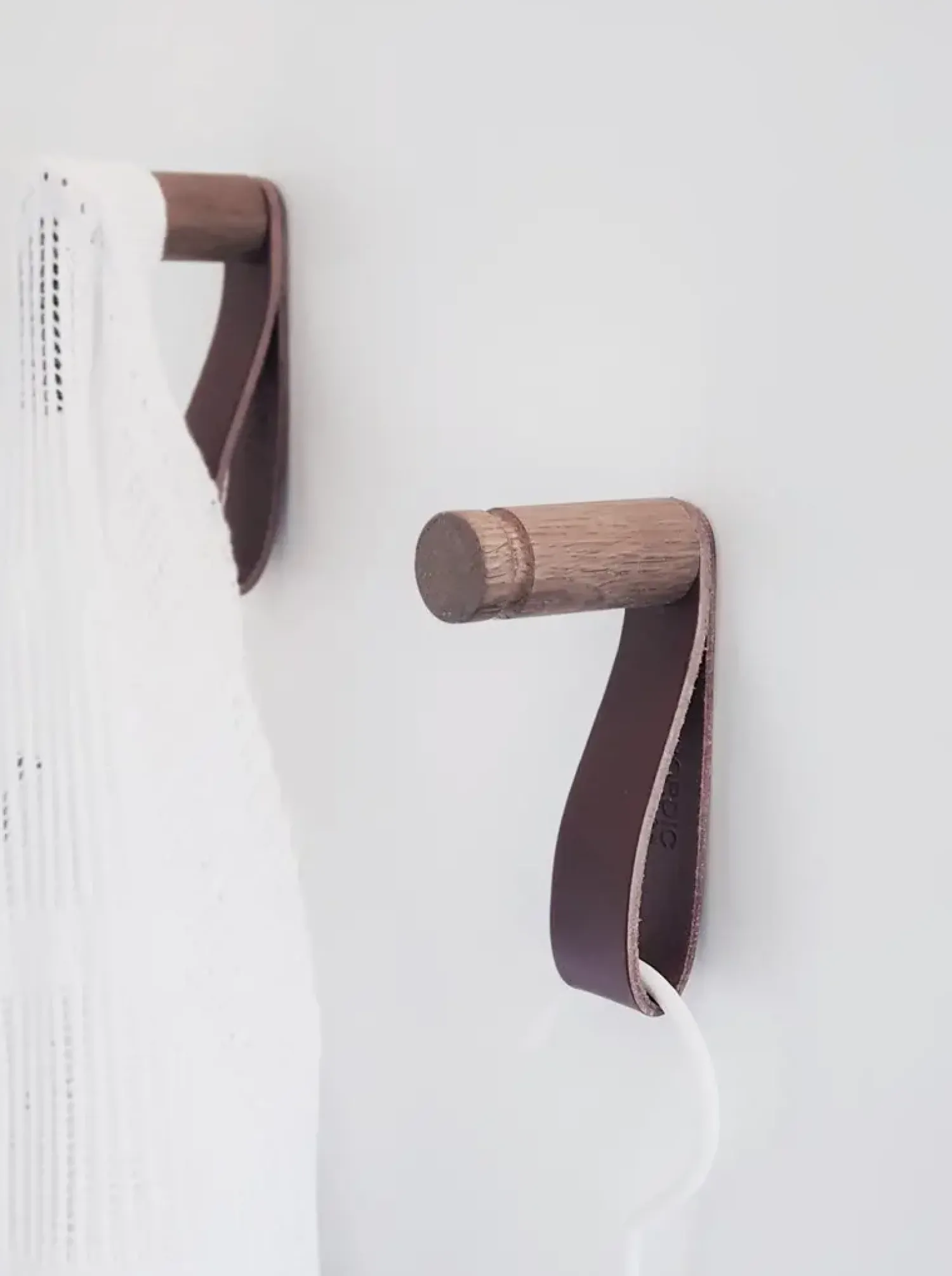 Best Nordic Function - More Hook (2 stk.) - Smoked Oak/Naturel Leather