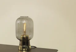 Outlet Normann Copenhagen - Amp Table Lamp Brass EU