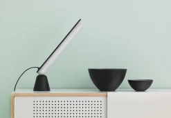 Discount Normann Copenhagen bordlampe - Acrobat bordlampe i sort