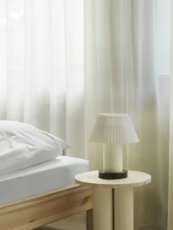 Hot Normann Copenhagen - Cellu - Bordlampe - Hvid med brun bund