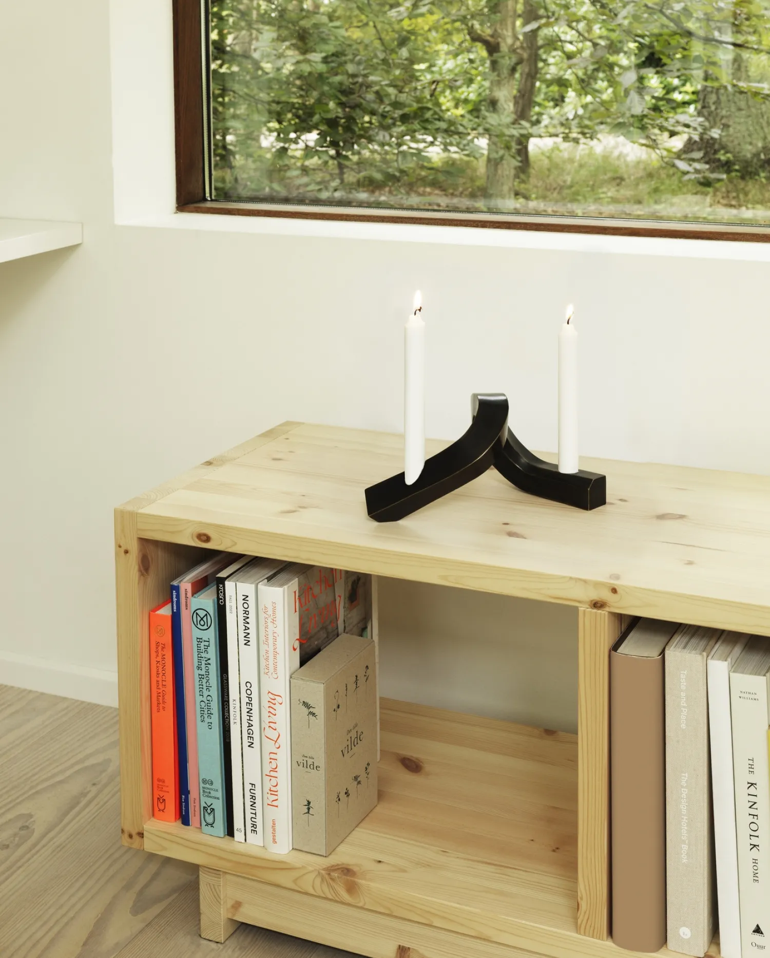 Sale Normann Copenhagen - Lysestage - Crooked Candlestick Two - Bronze