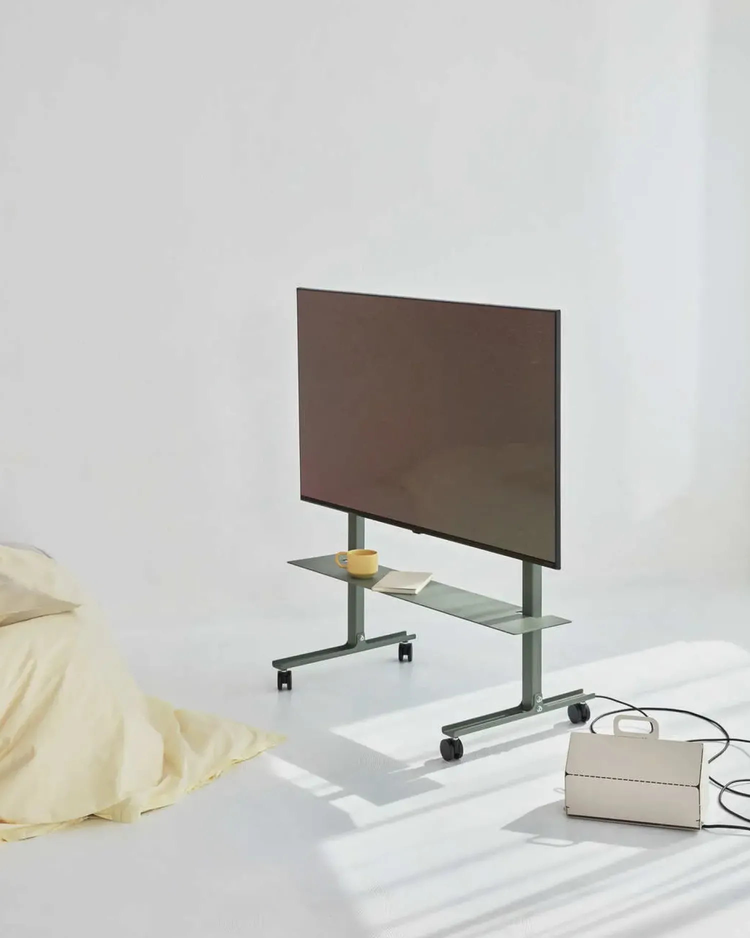 Outlet Pedestal - TV-Stander - Straight Rollin - Mossy Green / Mos grøn