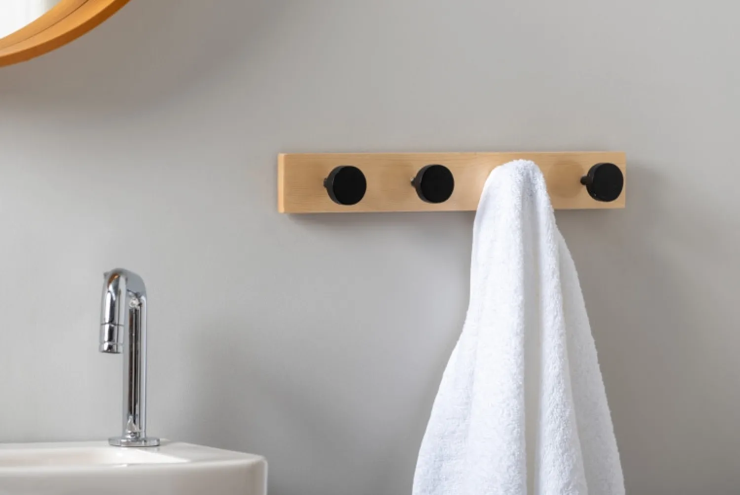 Best Present time - Coat rack Knobs small pinewood black