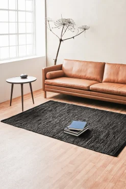 New Rug Solid - Tæppe m. læder, sort - 65x135 cm