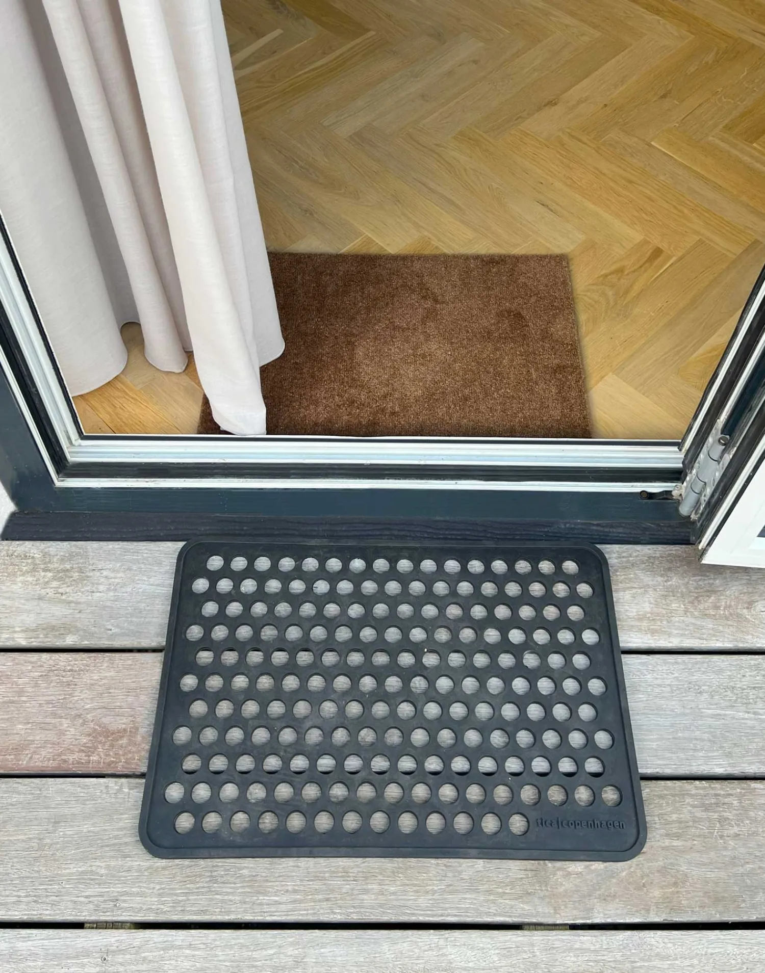 Clearance Tica Copenhagen - Dørmåtte - Dot design - Gummi - 40x60 cm