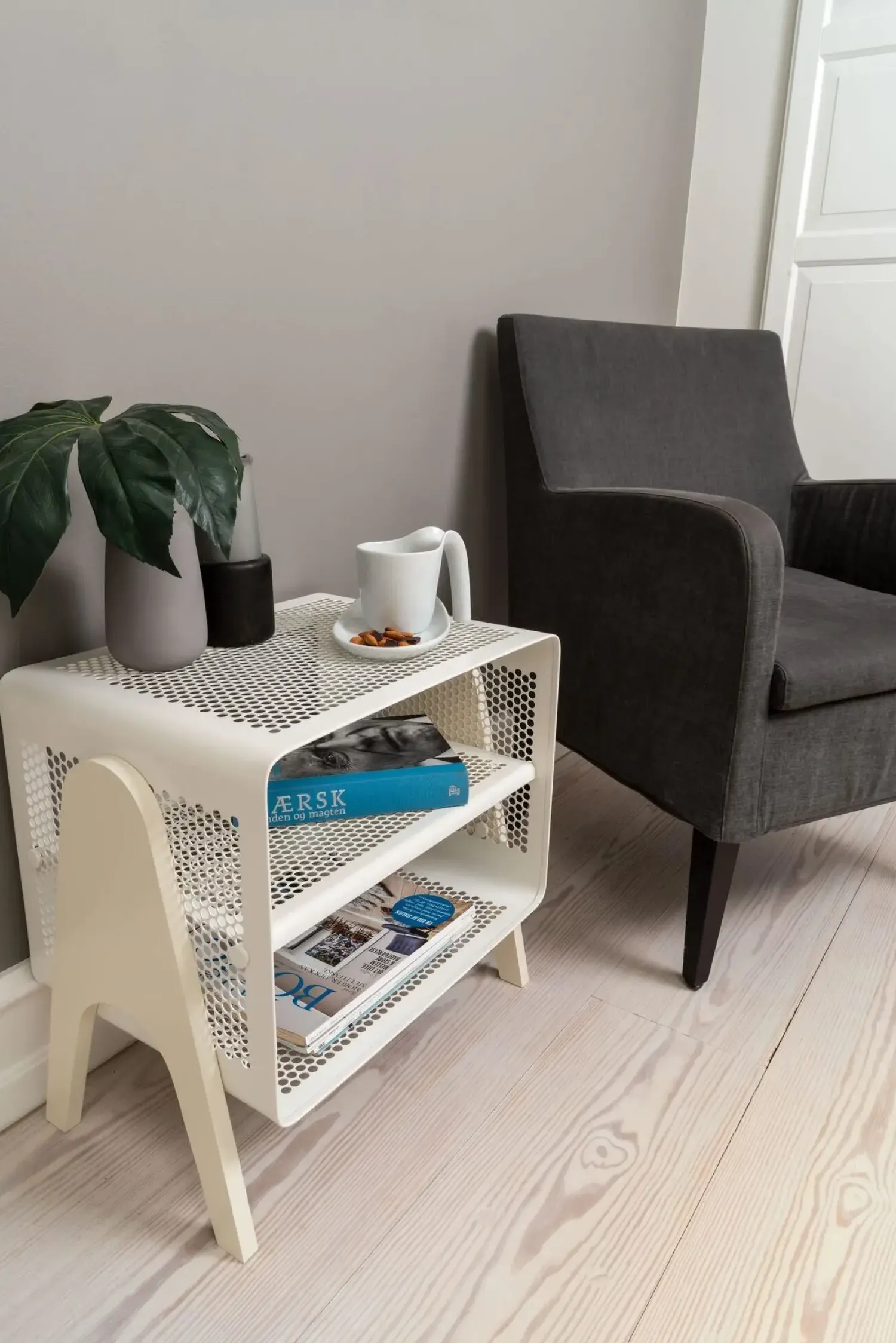 New Tica Copenhagen - Lille gulvreol - Metal - Hvid