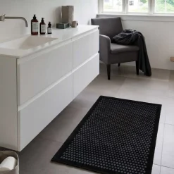 Discount Tica Copenhagen - Smudsmåtte - Dots - Sort/grå - 90x130 cm