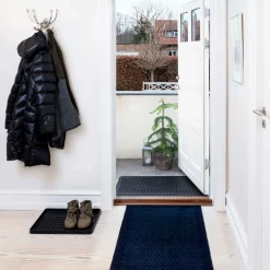 Clearance Tica Copenhagen - Smudsmåtte - Dots - Mørkeblå - 67x150 cm