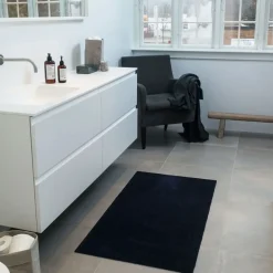 New Tica Copenhagen - Smudsmåtte - Ensfarvet - Mørkeblå - 67x120 cm
