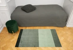 Discount Tica Copenhagen - Smudsmåtte - Stripes Horizon - Lysegrøn/Støvet/Mørkegrøn - 90x130 cm