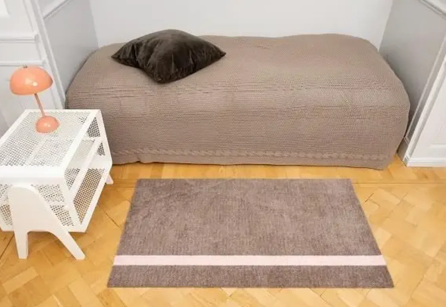 Sale Tica Copenhagen - Smudsmåtte - Stripes Vertical - Sand/Lyserød - 67x120 cm