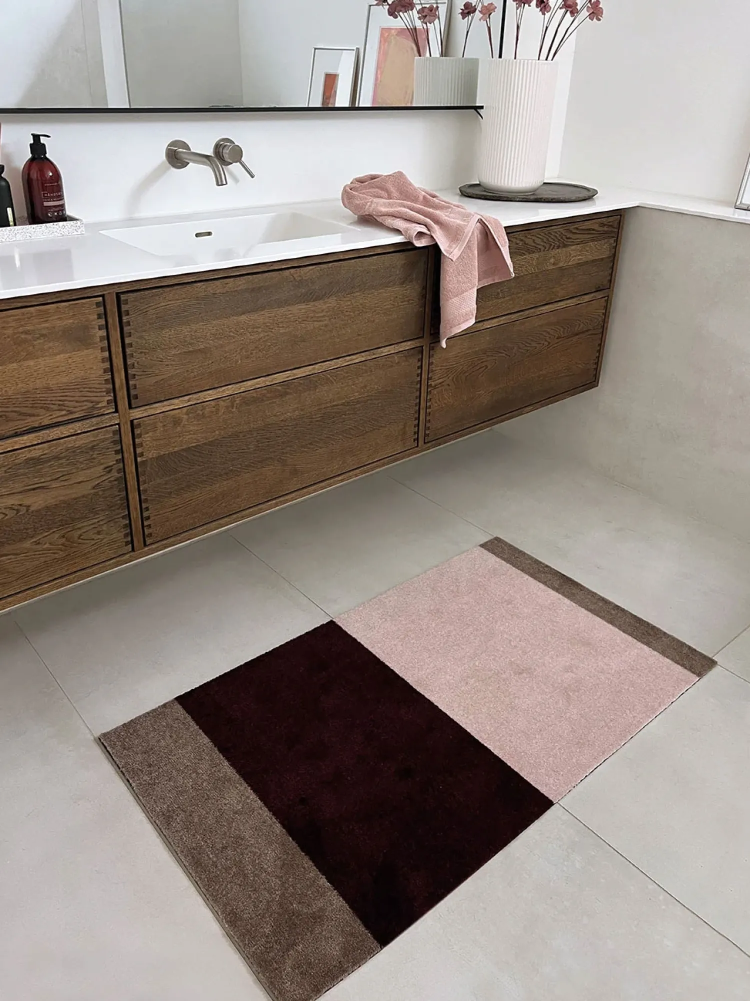 Clearance Tica Copenhagen - Smudsmåtte - Stripes Horizon - Bordeaux/Rose/Sand - 40x60 cm